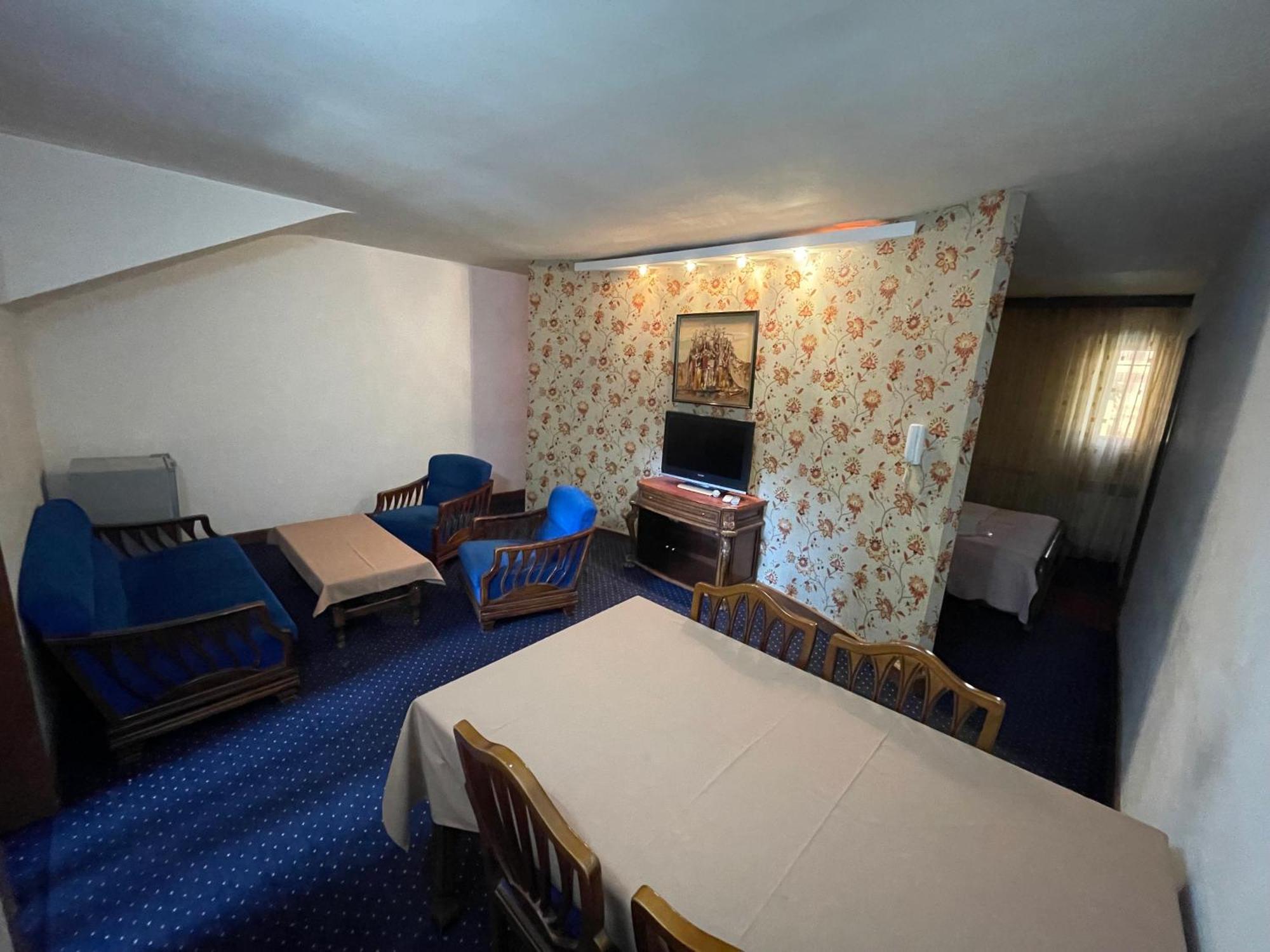 No Problem Hotel Jerevan Buitenkant foto