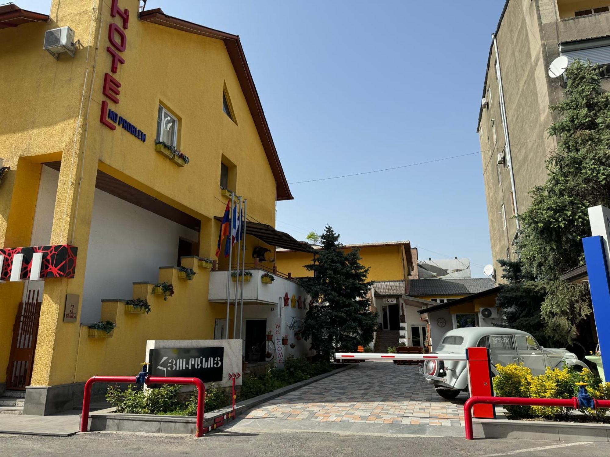 No Problem Hotel Jerevan Buitenkant foto