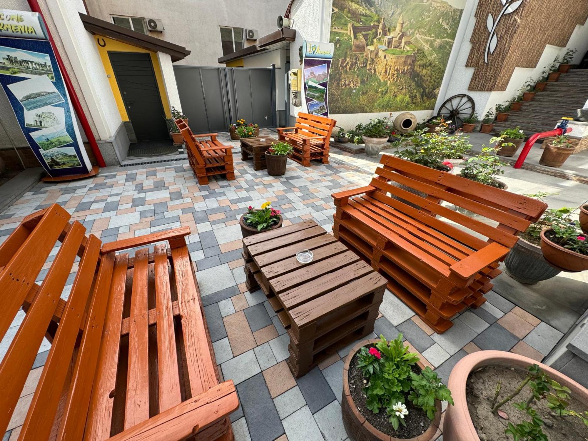 No Problem Hotel Jerevan Buitenkant foto