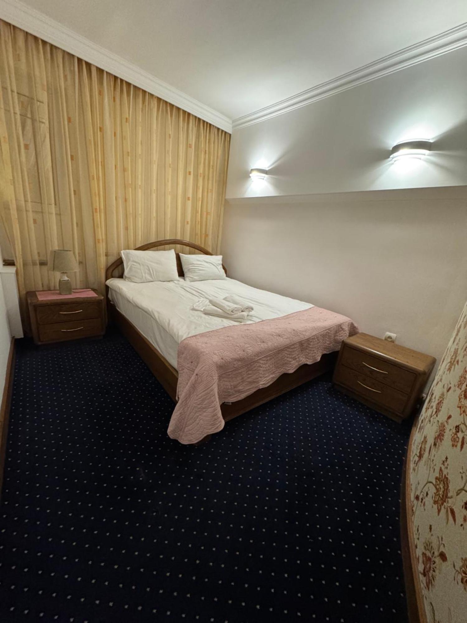 No Problem Hotel Jerevan Buitenkant foto