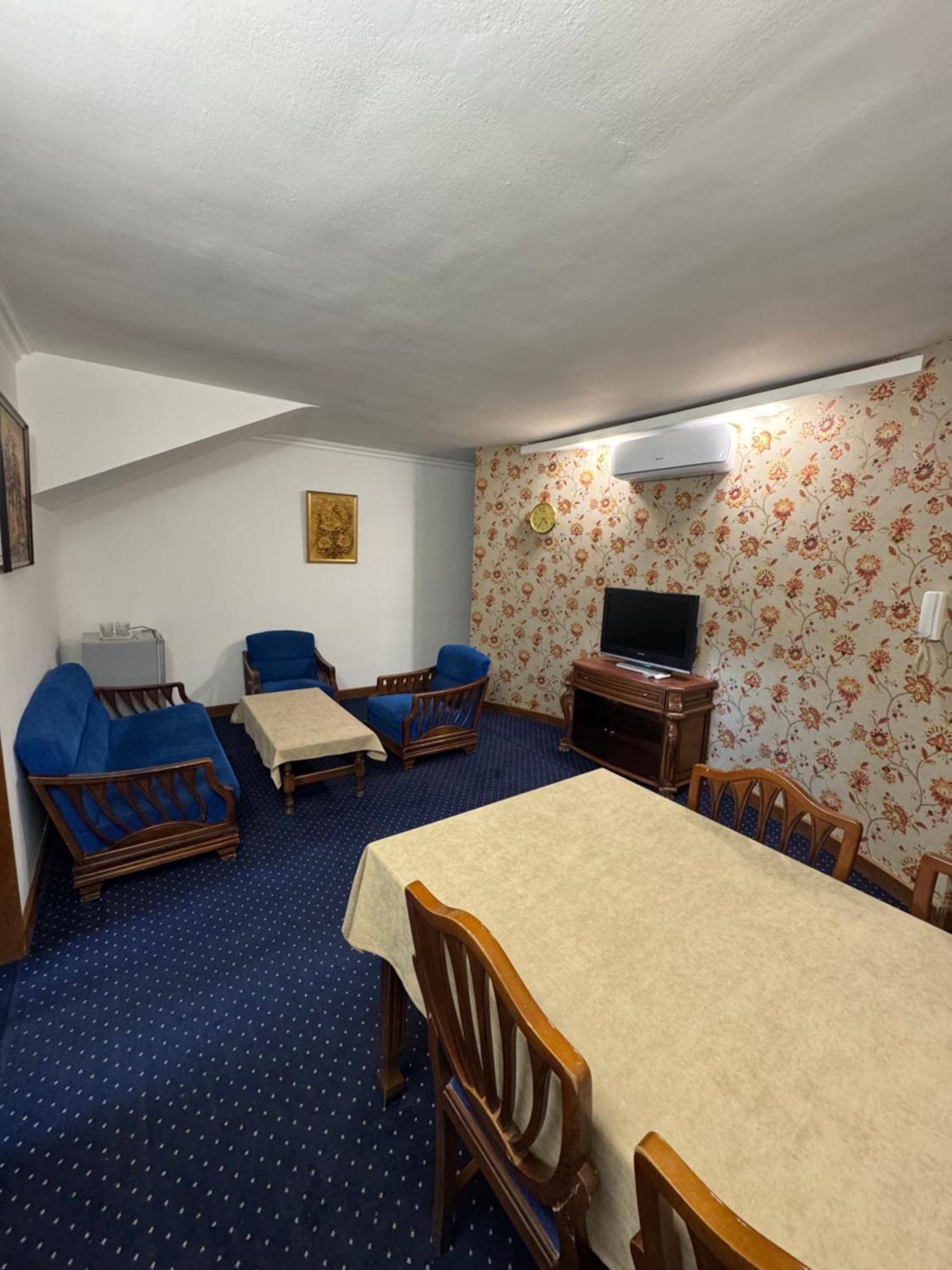 No Problem Hotel Jerevan Buitenkant foto