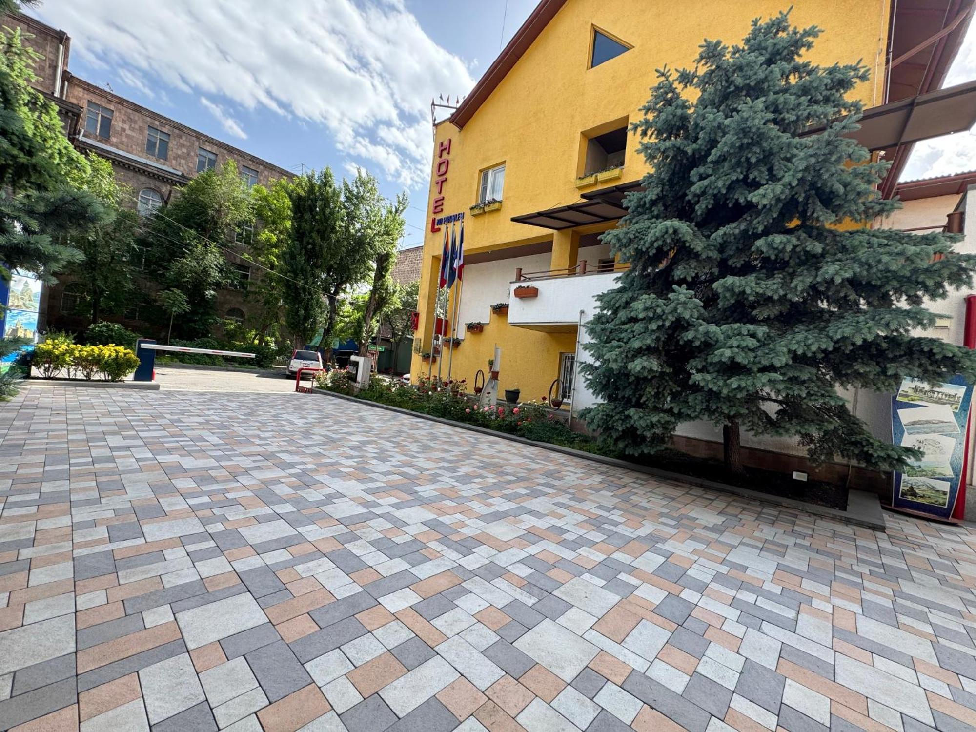 No Problem Hotel Jerevan Buitenkant foto
